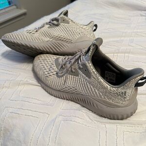 Adidas AlphaBounce Running Shoes – Size 8.5 (Great Condition!)